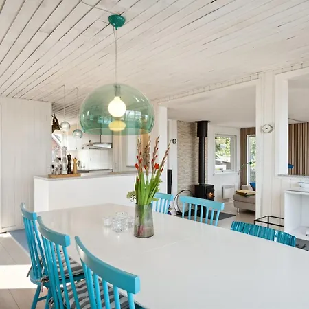 Alimpij - 5m From The Sea By Interhome *